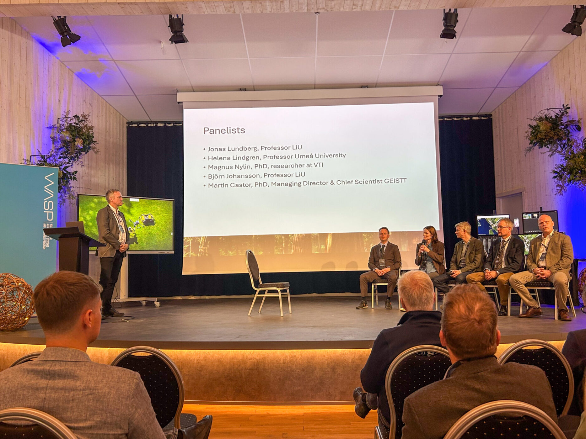 Demo week 2025 - paneldiscussion
